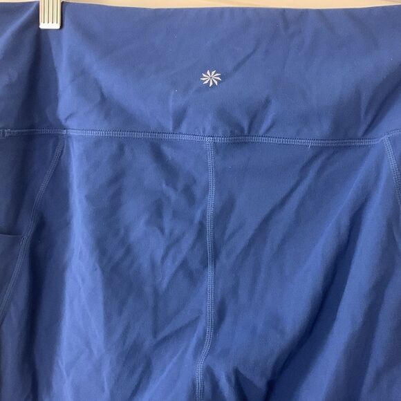 ATHLETA, Xl, side pockets with front stash pocket, great condition - Picture 3 of 8